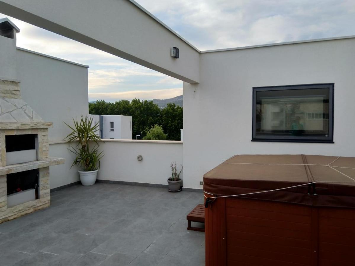 Sea Pearl Luxury Apartment Podstrana Esterno foto